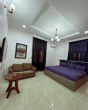 Economy Apartment, Balcony, City View | Bahagian dalam