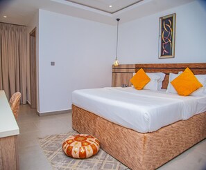 Căn hộ Economy, ban công, quang cảnh thành phố | Bàn, khu vực làm việc phù hợp cho laptop, màn/rèm cản sáng 