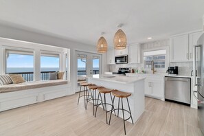 Fridge, microwave, oven, stovetop - Lost Palms. Great 2 bedroom 2 bath home that sits directly on the Gulf front. (Gulf Shores)