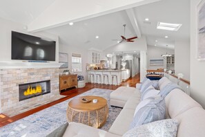 House - 4br Beach House Steps From Sand - AC Parking BBQ (Hermosa Beach)