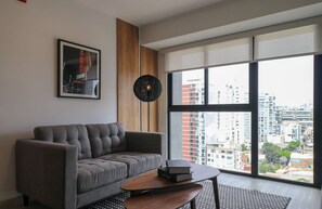 2 عدّة غرف نوم وخدمة الإنترنت