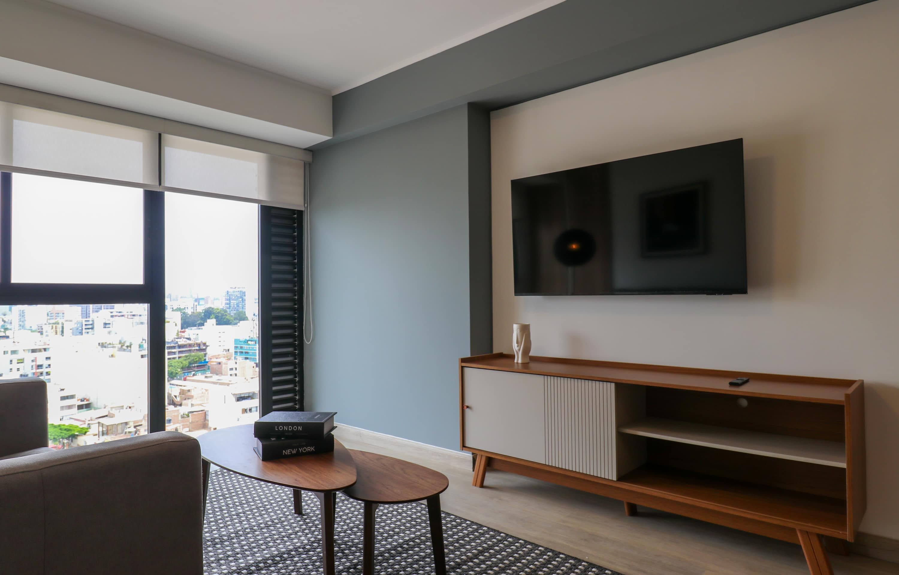 2 عدّة غرف نوم وخدمة الإنترنت