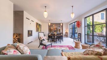 House | 5 bedrooms, Internet