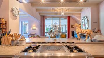 5 bedrooms, Internet