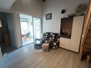 TV - Duplex in Argelès-sur-Mer with parking (Argelès-sur-Mer)
