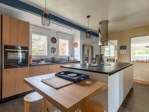 Kühlschrank, Ofen, Herdplatte, Geschirrspüler