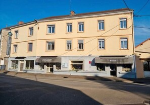 Exterior - N°1 : L’horizon d’or (Paray-le-Monial)