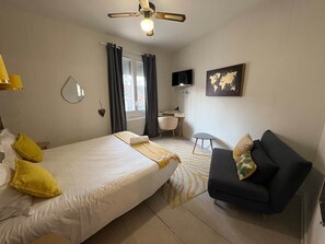 1 bedroom, iron/ironing board, WiFi, bed sheets - N°1 : L’horizon d’or (Paray-le-Monial)