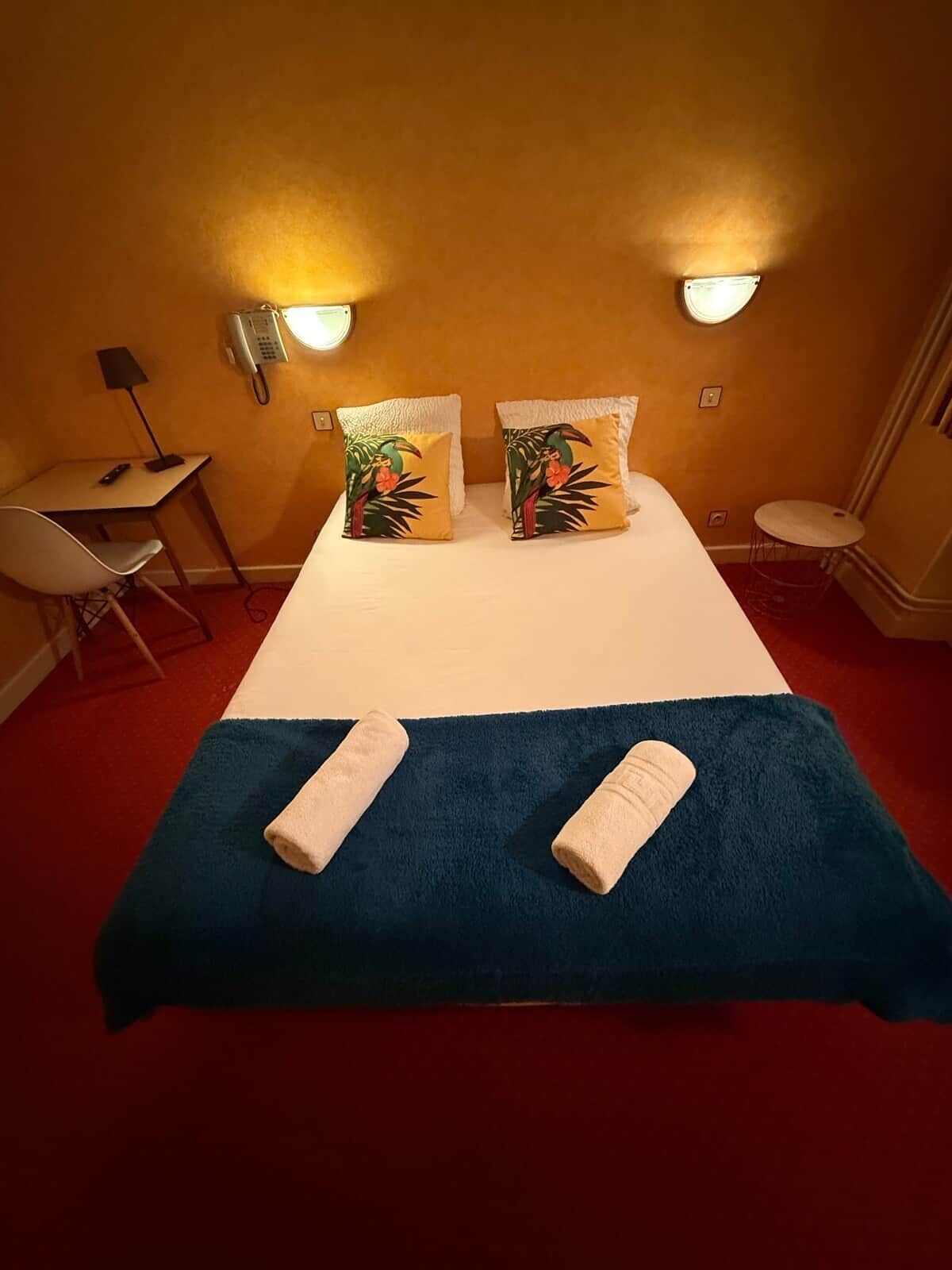 1 chambre, fer et planche à repasser, Wi-Fi, draps fournis