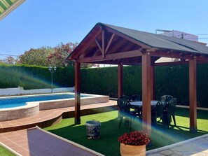 Outdoor dining - Balearic Villa in Miami Playa with private pool, near coves (Miami Playa)