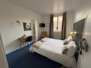 1 chambre, fer et planche à repasser, Wi-Fi, draps fournis