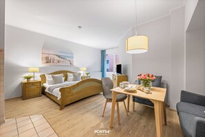 1 bedroom, free WiFi, bed sheets - "Ferienwohnung Krebs" in the heart of Büsum with balcony and close to the beach (Büsum)