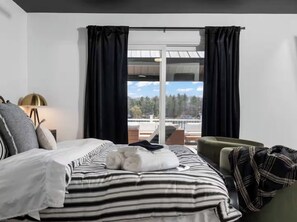 Iron/ironing board, free WiFi, bed sheets - Lakefront Retreat in Sand Lake (Sand Lake)