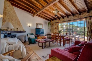 TV - Papoula Apartment in Quinta Velha by GT House (Portimão)