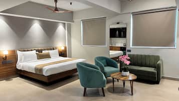 Suite estudio | Escritorio, espacio para trabajar con un portátil, wifi gratis