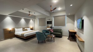 Studio Suite | Desk, laptop workspace, free WiFi - MALPE RIVIERA (Malpe)