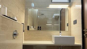 Classic Double Room | Bathroom