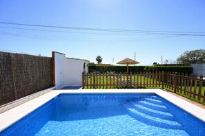 Pool - Chalet Atardecer   . (Conil de la frontera)