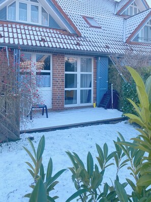 Exterior - Cozy apartment up to 4 p. in a quiet location, WLAN, washing machine, pets allowed (Prerow)