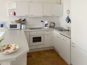 Fridge, microwave, oven, stovetop - Cozy apartment up to 4 p. in a quiet location, WLAN, washing machine, pets allowed (Prerow)