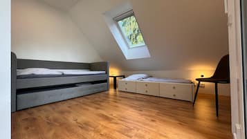 Iron/ironing board, WiFi, bed sheets