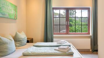 2 bedrooms, WiFi, bed sheets