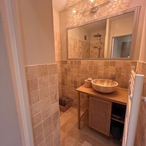 Shower, towels, toilet paper - Luxe Villa bij St. Tropez: Zeezicht, Privé Jacuzzi & Free Fatbikes (Cogolin)