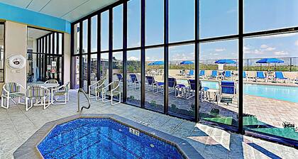 2BR w/ Patio, Luxury Perks: Suntide III - Unit 102