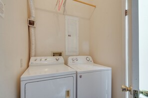 Interior - Adventure Base 2 Near Lake Powell (Kanab)