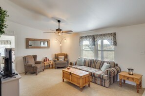 House (3 Bedrooms) | Interior - Family Show Low Getaway - 7 Mi to Town! (Show Low)