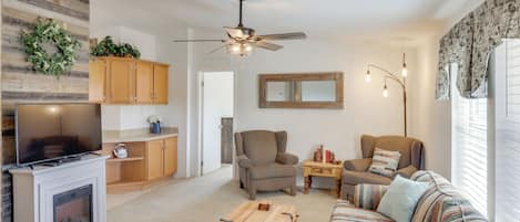 House (3 Bedrooms) | Front of property