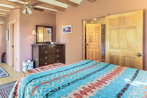 Interior - 14 Mi to Taos Ski Valley: Mtn-view Gem w/ Patio! (El Prado)