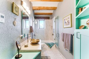 Interior - 14 Mi to Taos Ski Valley: Mtn-view Gem w/ Patio! (El Prado)