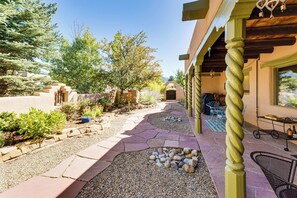 Interior - 14 Mi to Taos Ski Valley: Mtn-view Gem w/ Patio! (El Prado)