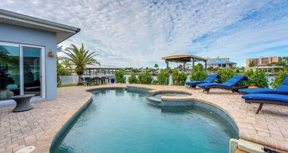 Walkable Waterfront Paradise: Home in Clearwater!