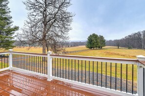 House (4 Bedrooms) | Interior - Serene 10-acre Estate Near Loudoun County Wineries (Purcellville)
