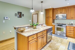 House (4 Bedrooms) | Interior - Serene 10-acre Estate Near Loudoun County Wineries (Purcellville)