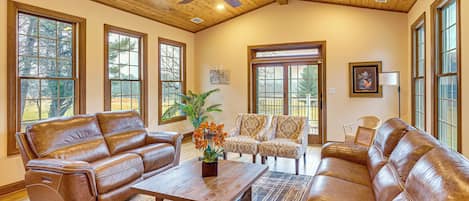 House (4 Bedrooms) | Front of property