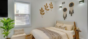 Spacious & Upscale Family Retreat: 5 Mi to NYC