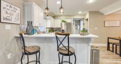 5 Mi to Dtwn Chattanooga: Modern Family Getaway