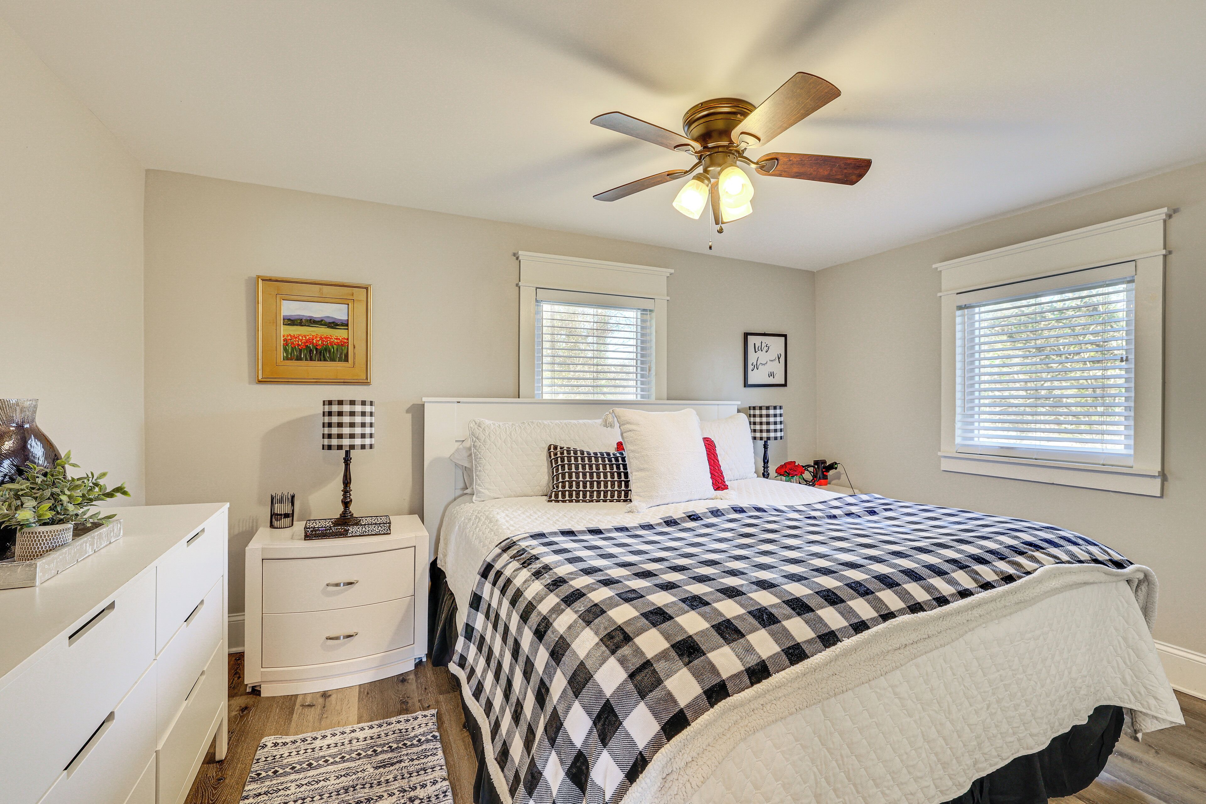 House (2 Bedrooms) | Interior