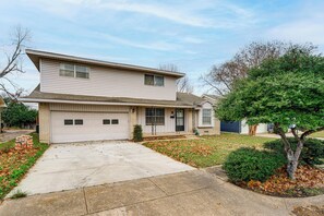 Interior - Family + Pet Friendly! Garland Home w/ Fenced Yard (Garland)
