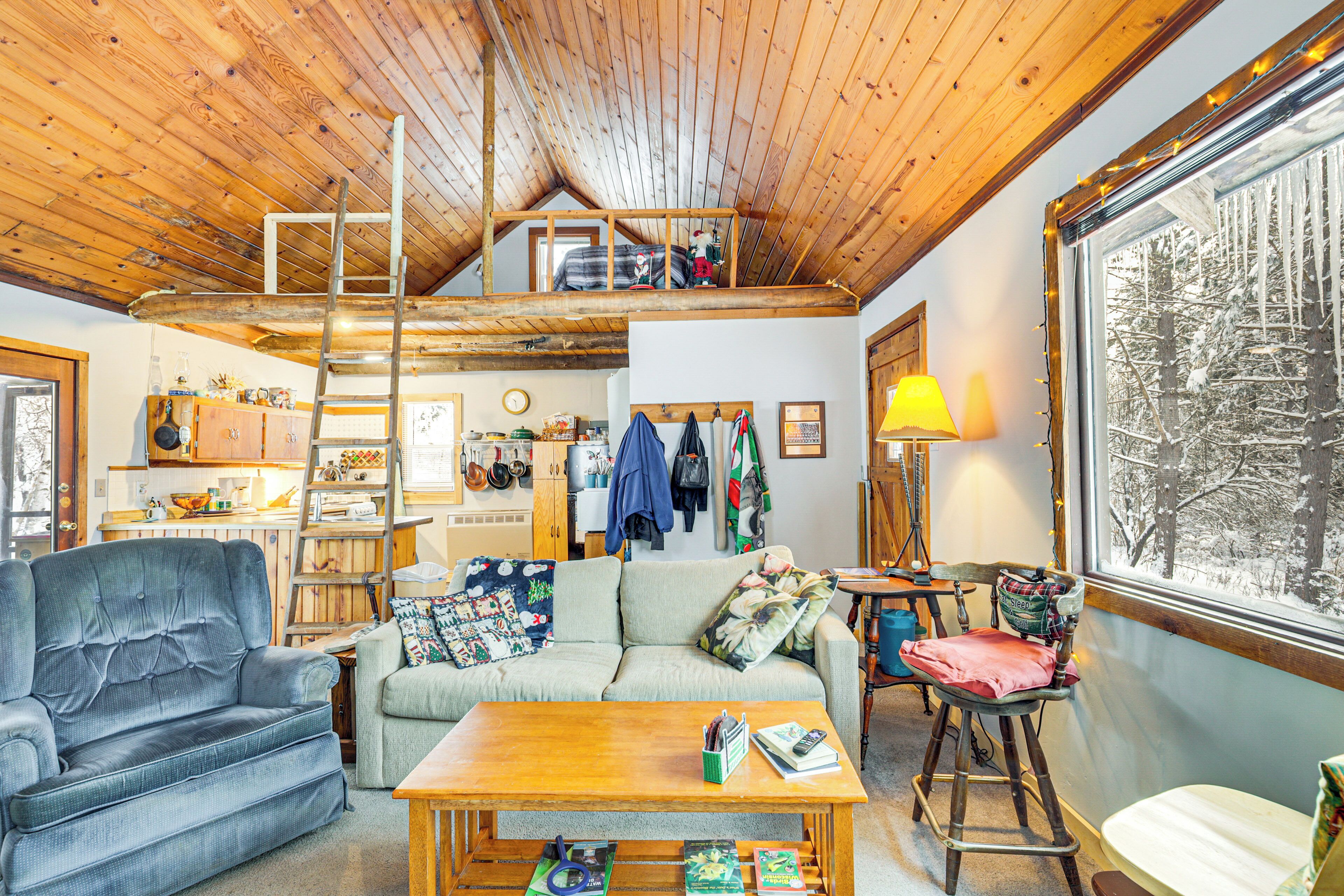 House (2 Bedrooms) | Interior