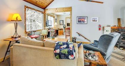 4 Mi to Ski Brule: Cozy Cabin w/ Screened-in Porch