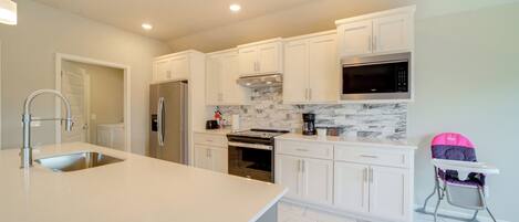 House (3 Bedrooms) | Interior