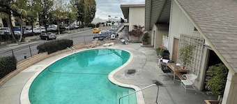 Akua Inn & Suites - Anaheim - Fullerton