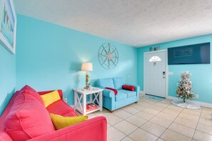 Interior - Steps to Sand! PCB Family Haven w/ Furnished Patio (Panama City Beach)