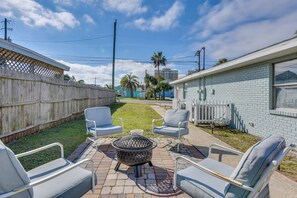Interior - Steps to Sand! PCB Family Haven w/ Furnished Patio (Panama City Beach)