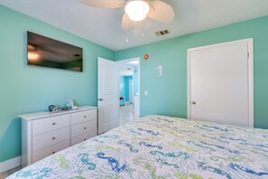 Interior - Steps to Sand! PCB Family Haven w/ Furnished Patio (Panama City Beach)