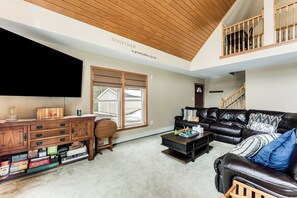 Interior - 15 Mi to Cooperstown Dreams Park! Family Getaway (Mount Vision)